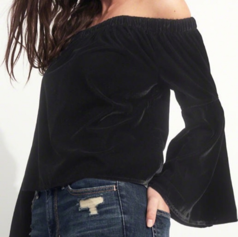 Hollister Bell Sleeve Boho Off Shoulder Top - Picture 2 of 8